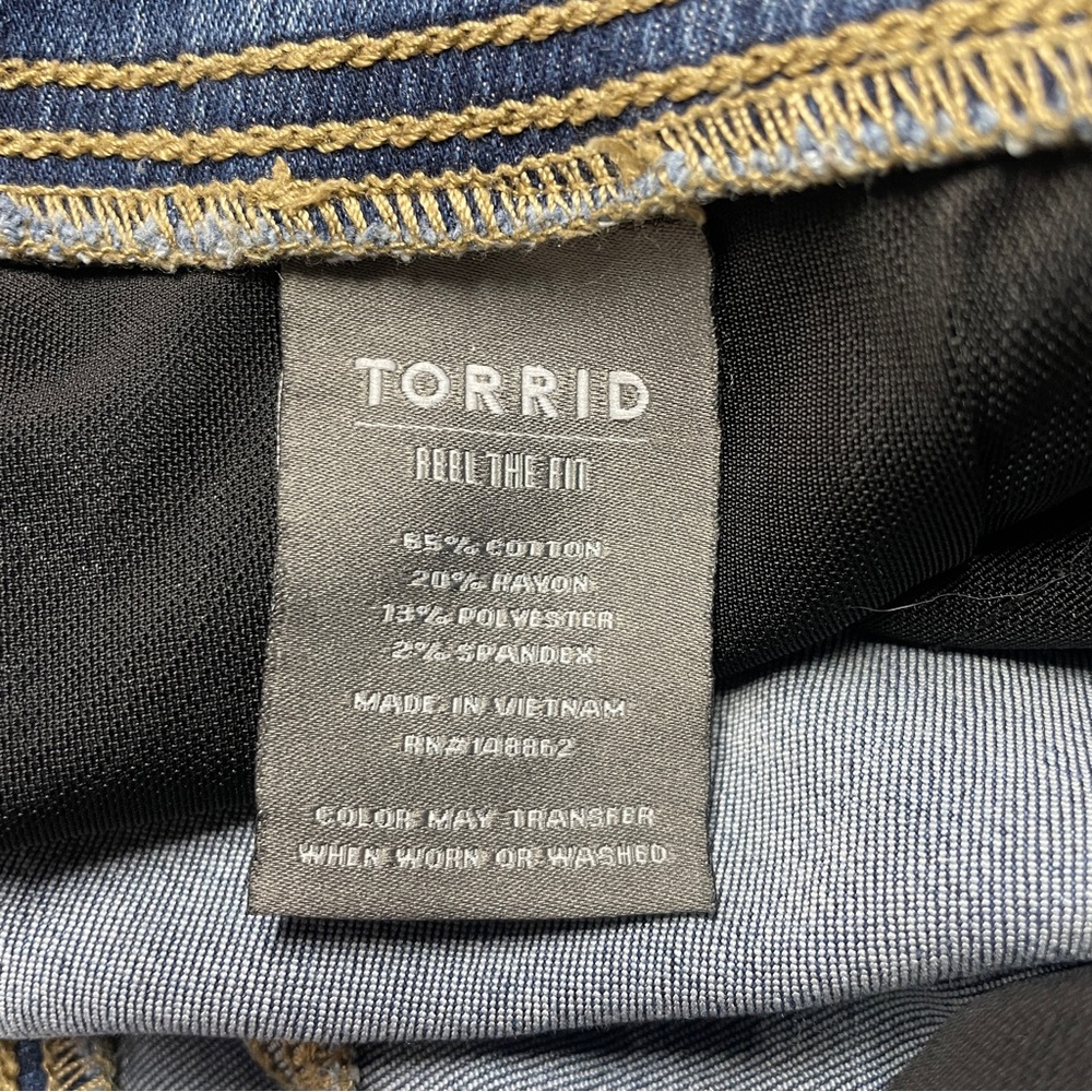 Torrid Elastic Waistband Distressed Skinny Jeans Sz 3R (22) - Picture 4 of 7